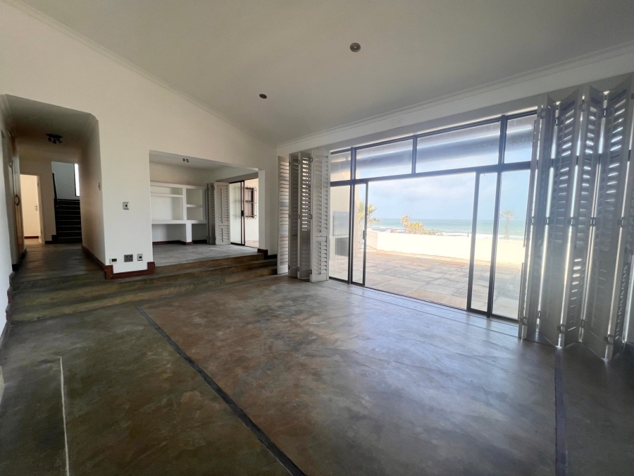 4 Bedroom Property for Sale in Bloubergstrand Western Cape